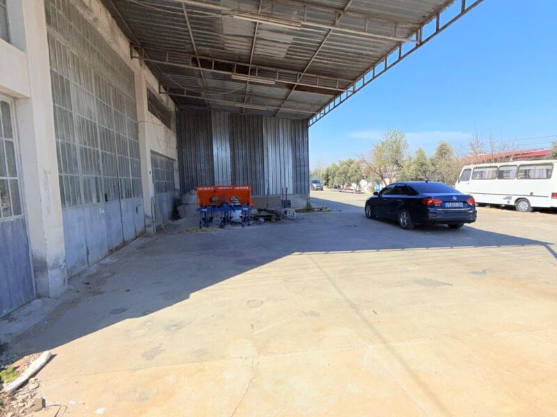 İzmir Tire Yeni Sanayii Sitesinde Satılık Büyük Dükkan